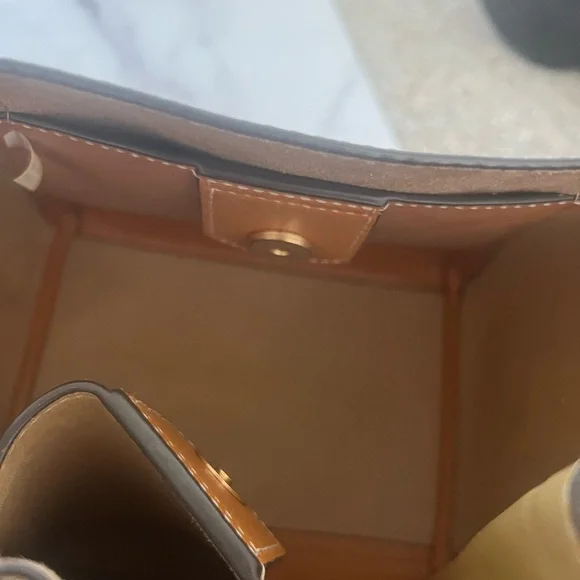 Tory Burch Tri Colored Bucket Bag - Picture 5 of 9